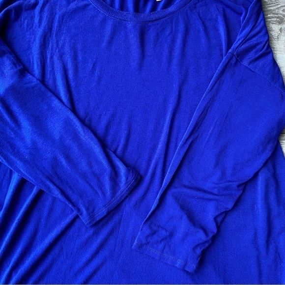 Aritzia Babaton Norris T Shirt In  Royal Blue - Picture 11 of 16